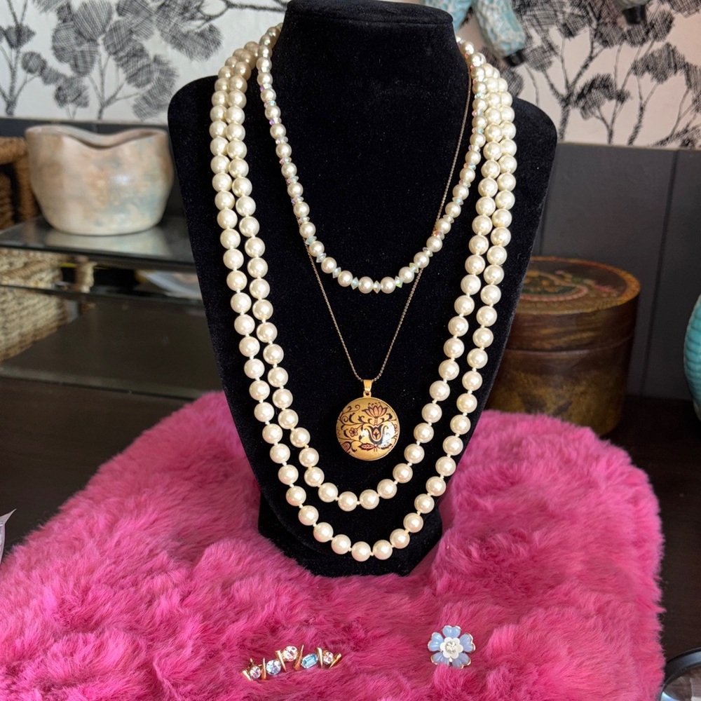 VINTAGE set of three necklaces and two small brooches. One necklace is a faux p
